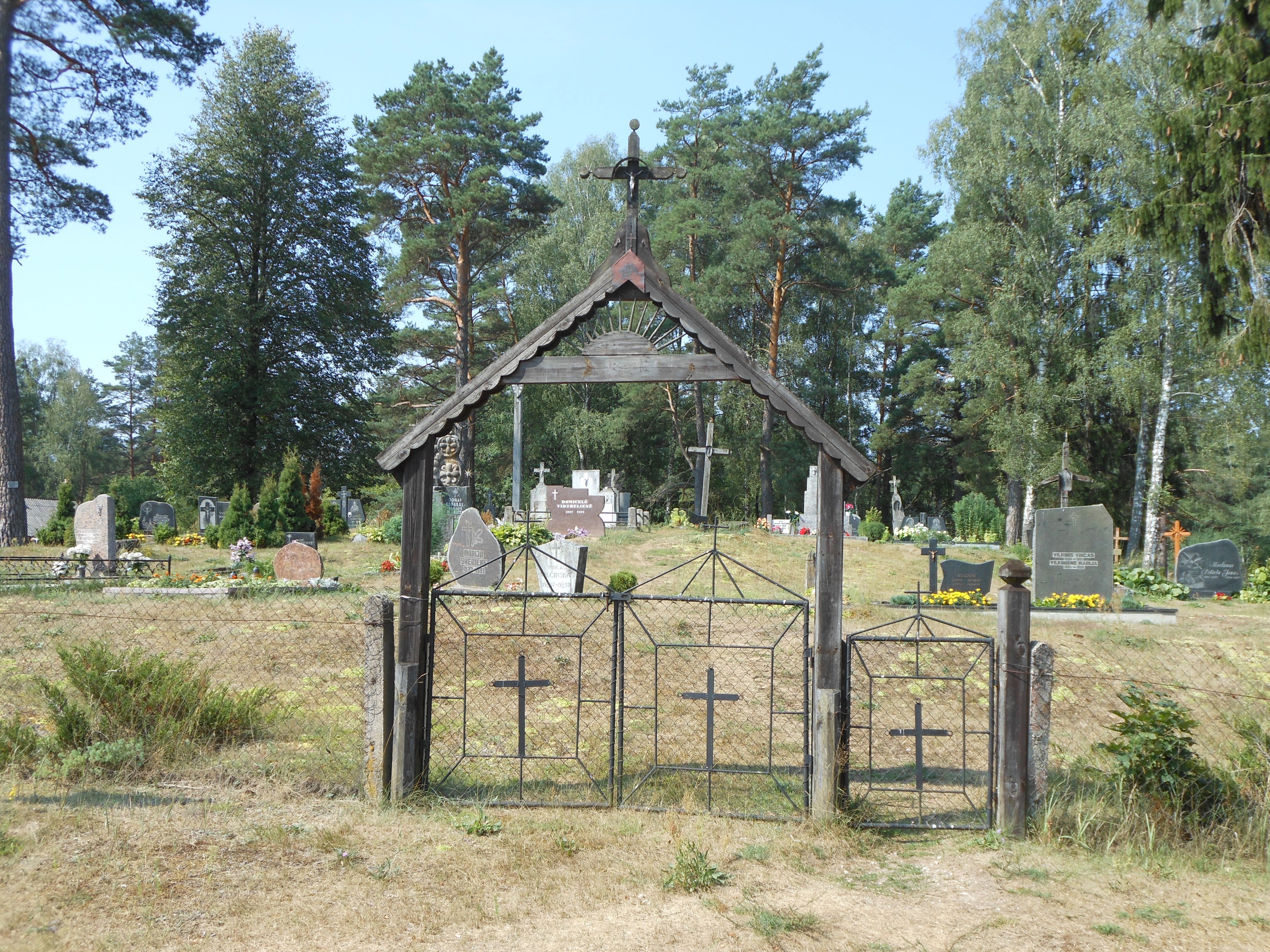 Lyn Lake Cemetery